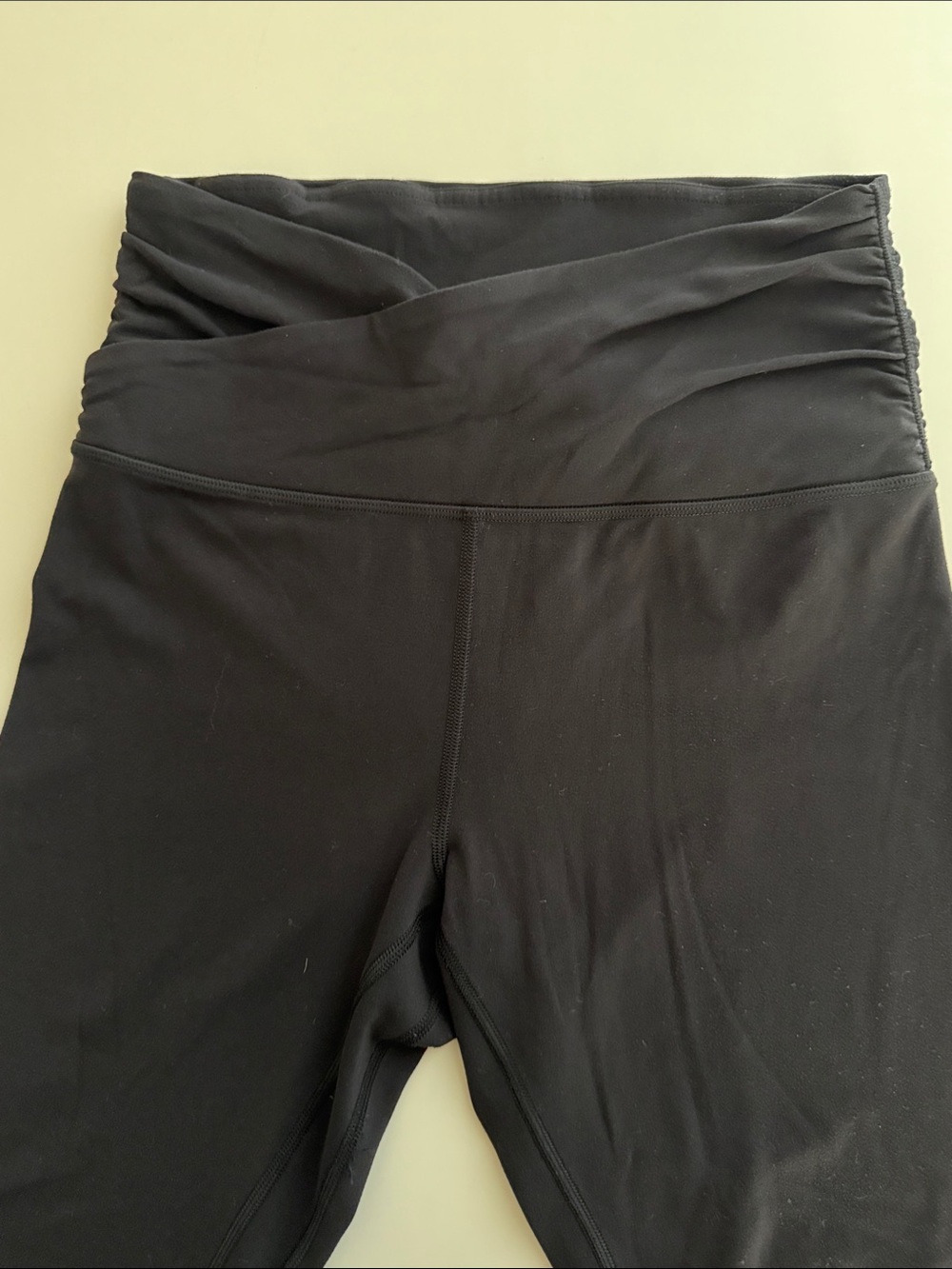 Lululemon Align Black High Rise w/crisscross waist & ruching on sides Sz 6 - Picture 4 of 7